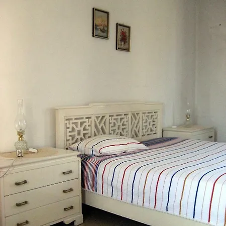 וילה Traditional Stone House With Beautiful Garden *